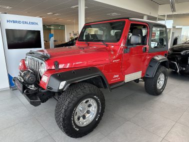 Jeep Wrangler 4,0 Sahara Top in Top bei Autohaus Wögerbauer in 