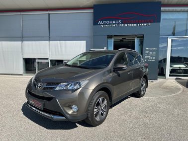 Toyota RAV4 2,2 D-4D Elegance 4WD Aut. bei Autohaus Wögerbauer in 